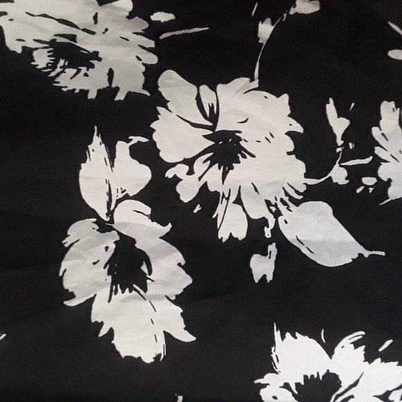 Forever 21 Mens Casual Button Down Black and White Floral Print Hawaiian Shirt M - Picture 3 of 4